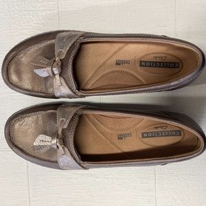Women's brown Clarks collection size 7.5M LIKE NEW